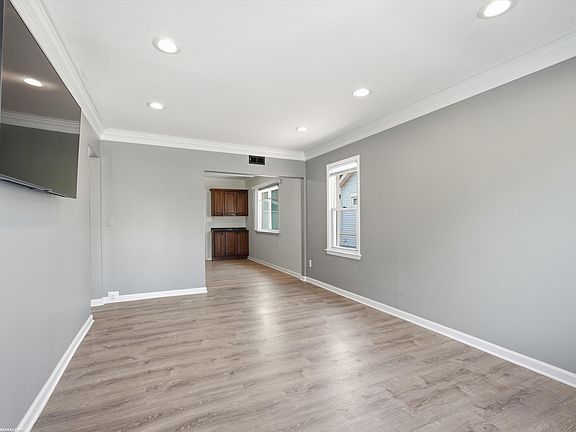 4th image of 27320 Lawnwood St