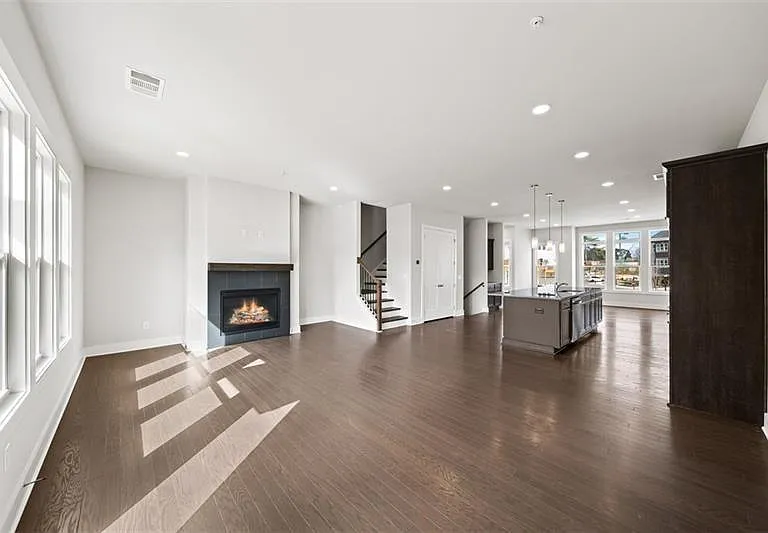 1416 Wicker Wood Pl SE — Photo 3