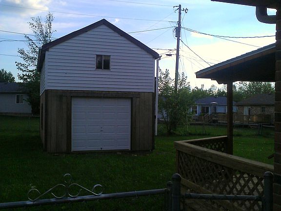 3rd image of 846 Shelby Ave