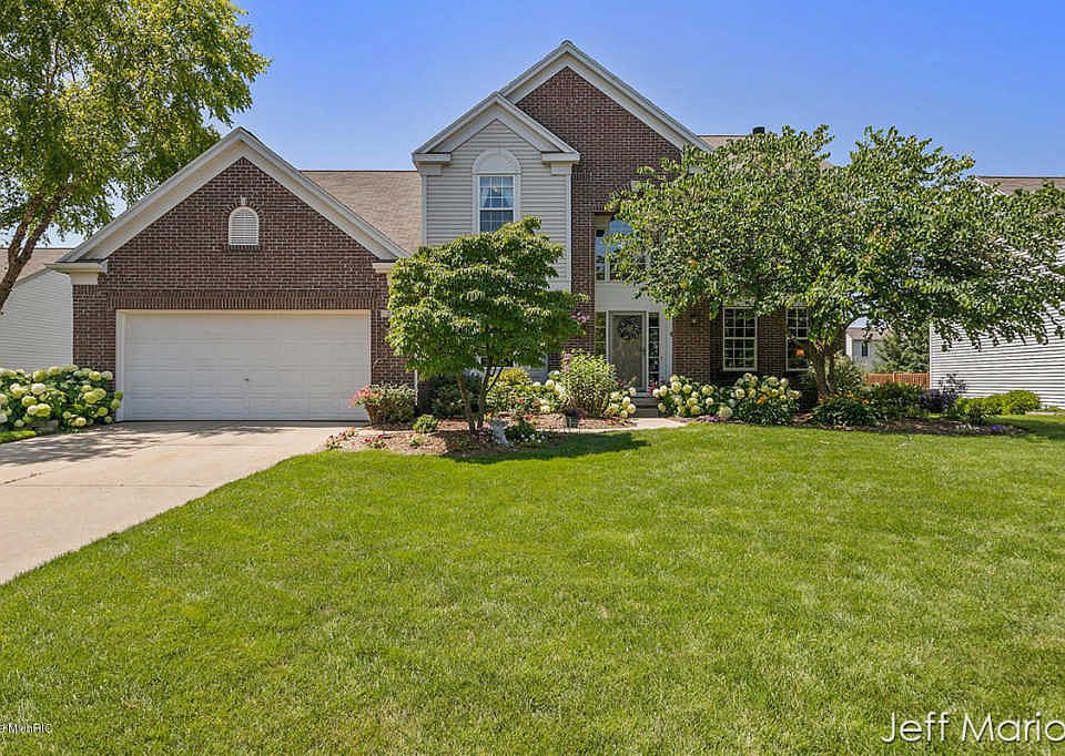 1st image of 245 Langlois Dr SE