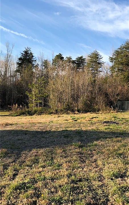 2nd image of 1795 Deer Glen Ct