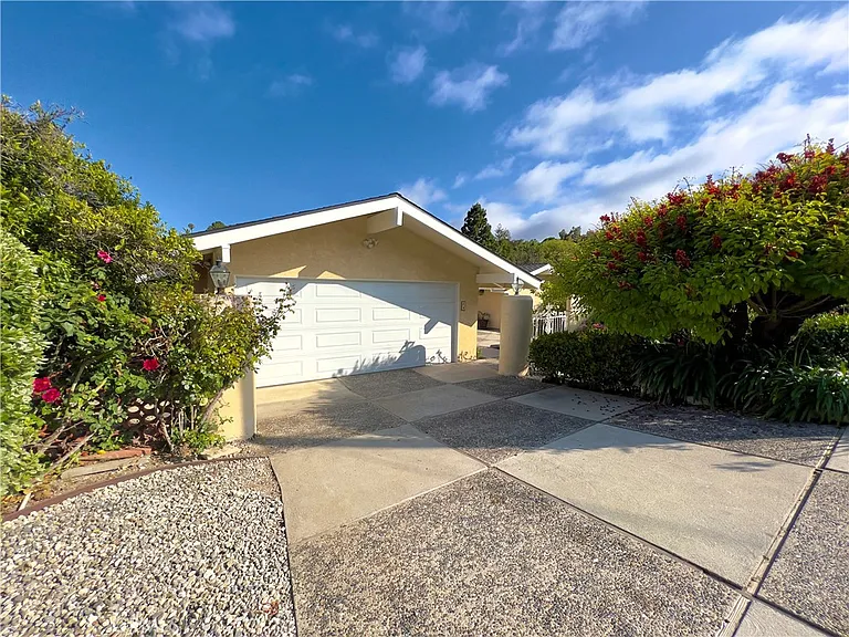 24 Pony Ln — Photo 4