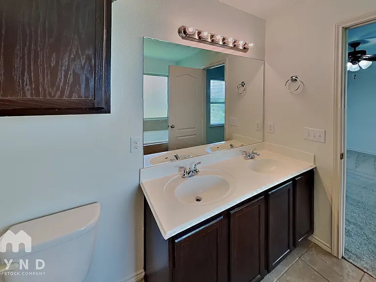 440 Stonebrook Dr — Photo 9
