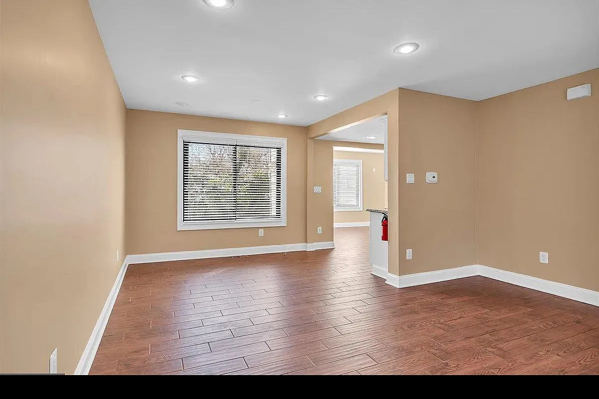3 bed, 1424 sqft, $2,749 — Photo 4