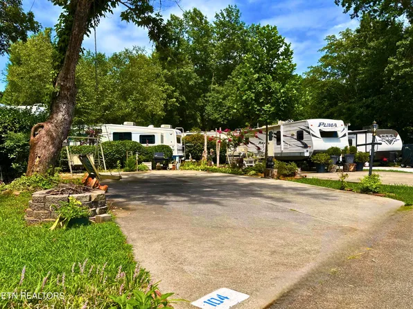 104 Highway 73, Townsend, TN 37882