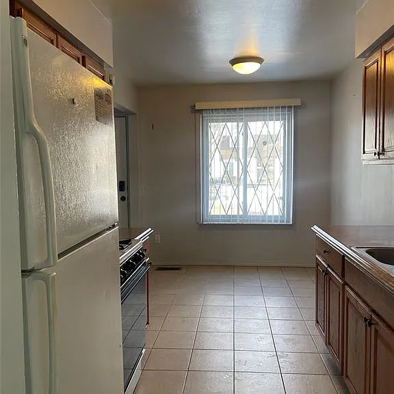 13958 Champagne Dr — Photo 4