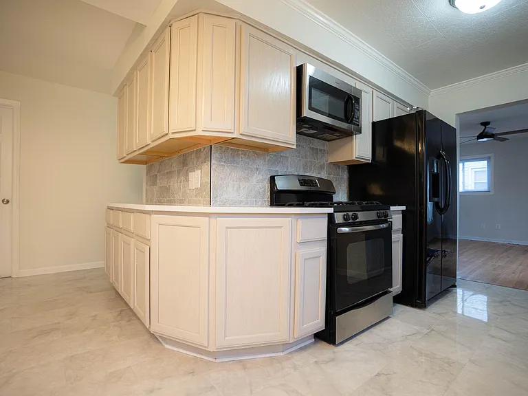 22516 Socia St — Photo 24