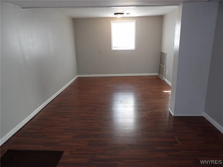 10332 Transit Rd — Photo 34