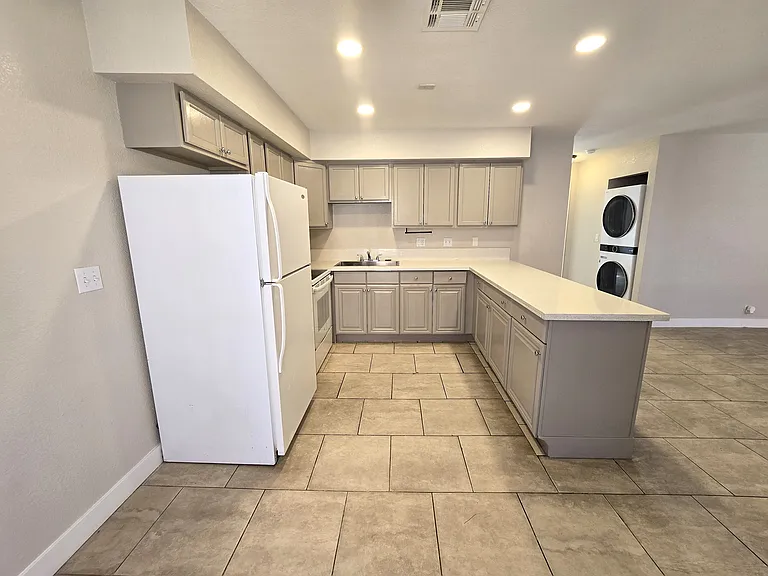 4300 N Lamont St #291 — Photo 1