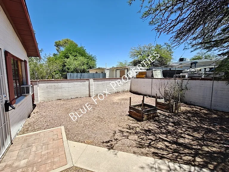 1224 N Camilla Blvd — Photo 18