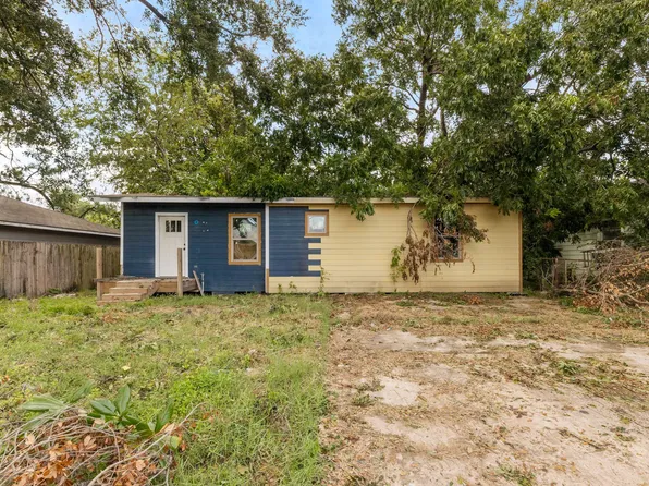 206 Owens St, Houston, TX 77029