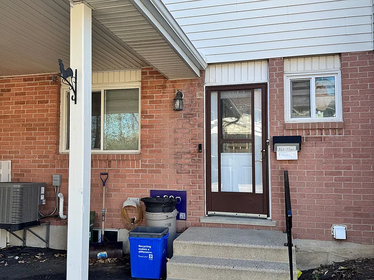 1318 Highbury Ave N #71 — Photo 1