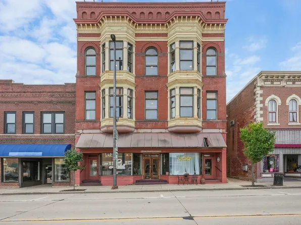 130/134/138 N Iowa St, Dodgeville, WI 53533