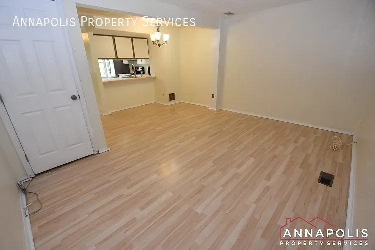 7660 Fairbanks Ct — Photo 4