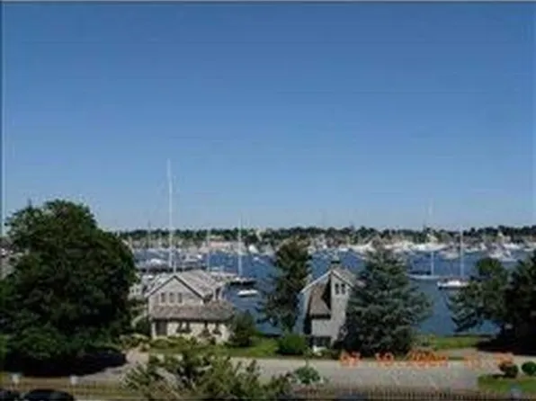 1316 Capella S, Newport, RI 02840