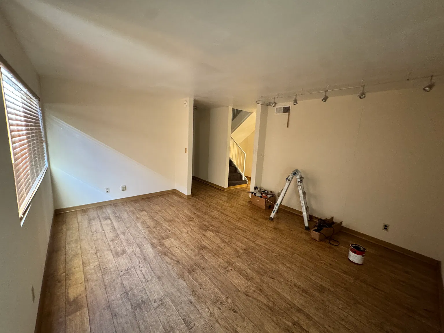 3 bed, 2.5 bath, 1223 sqft, $2,900 — Photo 3
