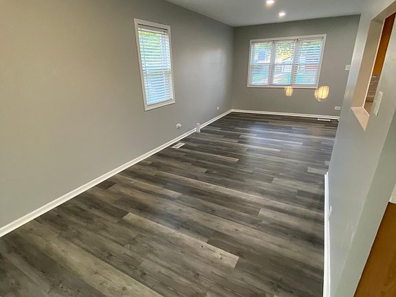 2nd image of 416 Camden Ave