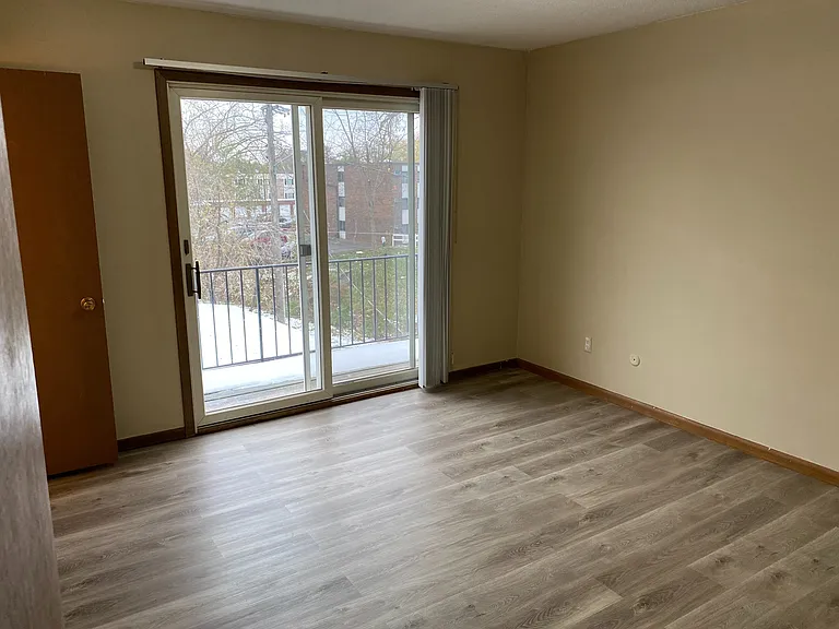 417 27th St NE #304 — Photo 15