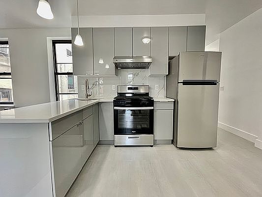 4th image of 31 Market St APT 19
