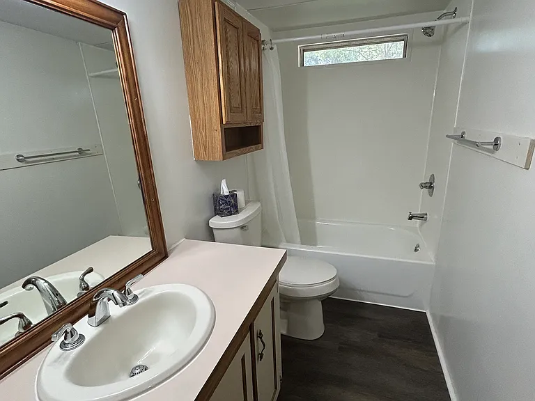 919 N Main St — Photo 11