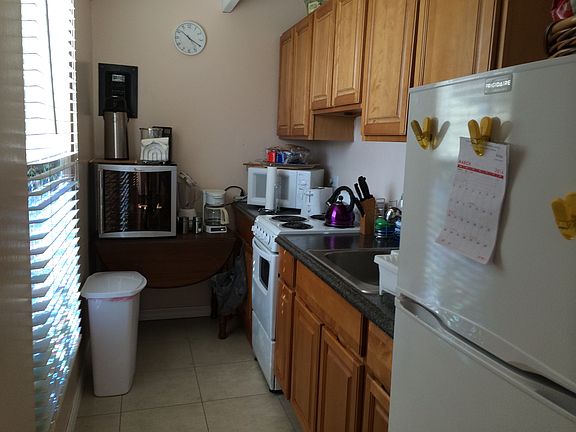 3rd image of 4115 Club Cir