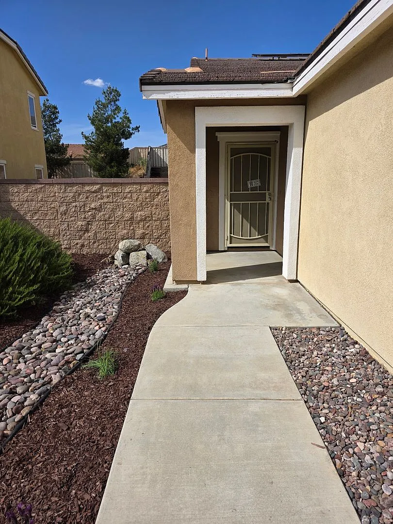 Building Photo - 34130 Dianthus Ln
