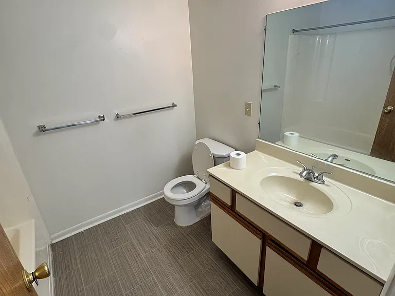 772 S Saginaw St #303 — Photo 8