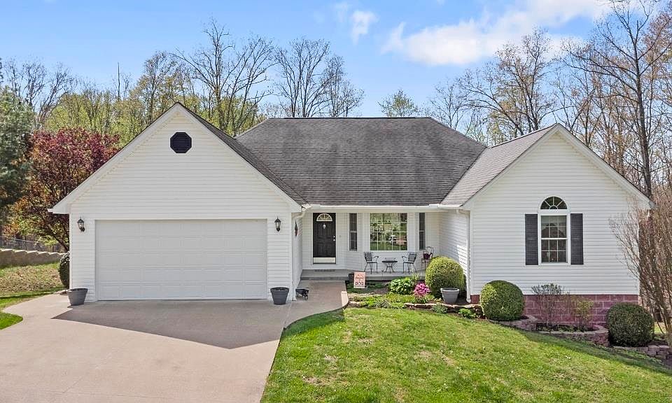 1st image of 822 Arrowhead Dr