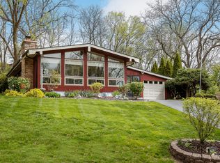 22W530 Birchwood Dr, Glen Ellyn, IL