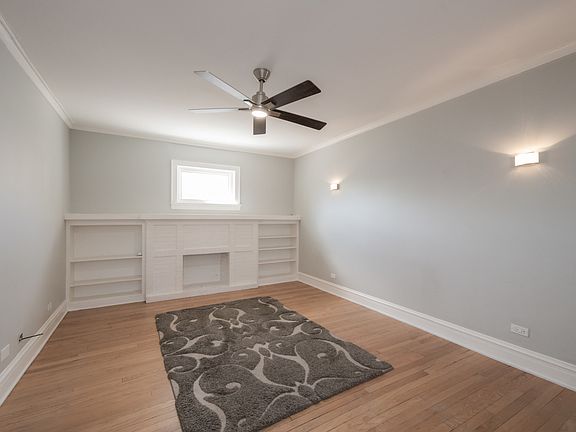 2nd image of 3135 W Leland Ave APT 1W