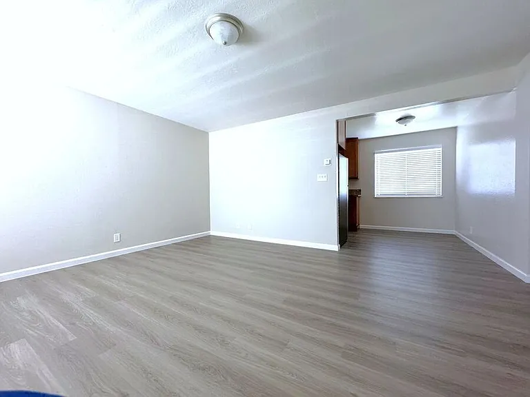 170 Stoakes Ave #9 — Photo 6