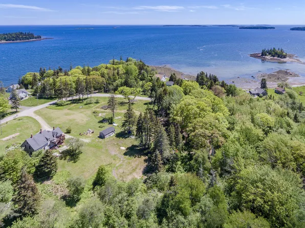 59 Hendrickson Point Rd, Owls Head, ME 04854