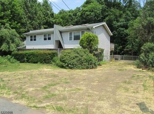 6 Ricker Rd, Newfoundland, NJ 07435