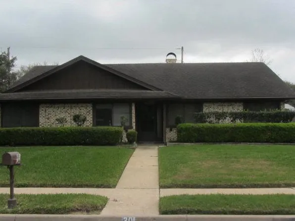 201 Yuma Dr, Victoria, TX 77904