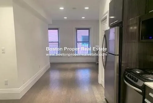 270 Newbury St #5 — Photo 2