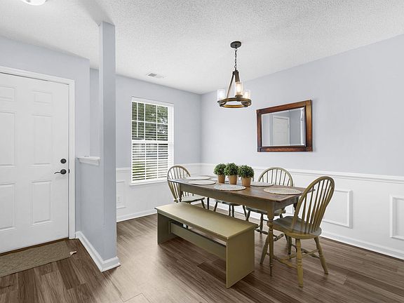 5th image of 1363 Pinnacle Ln