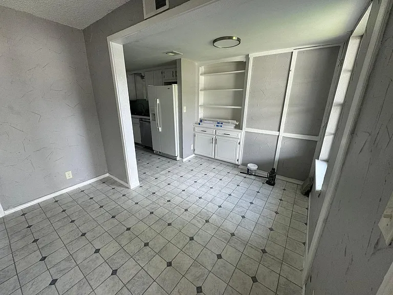 1427 Northglen St — Photo 37