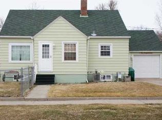 109 10th Ave NE, Minot, ND 58703