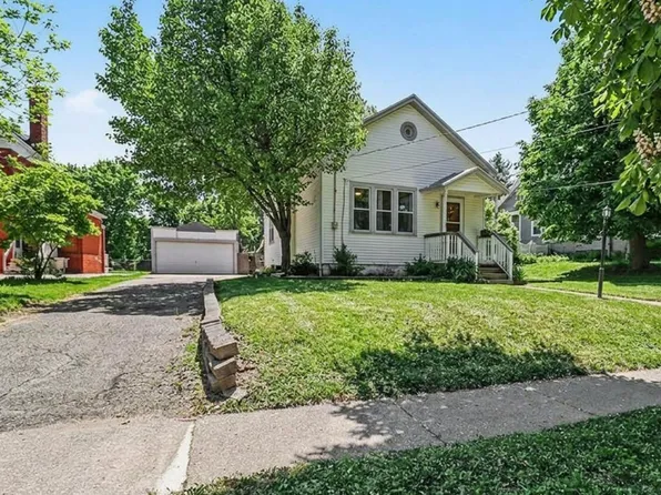 411 5th St, Manistee, MI 49660