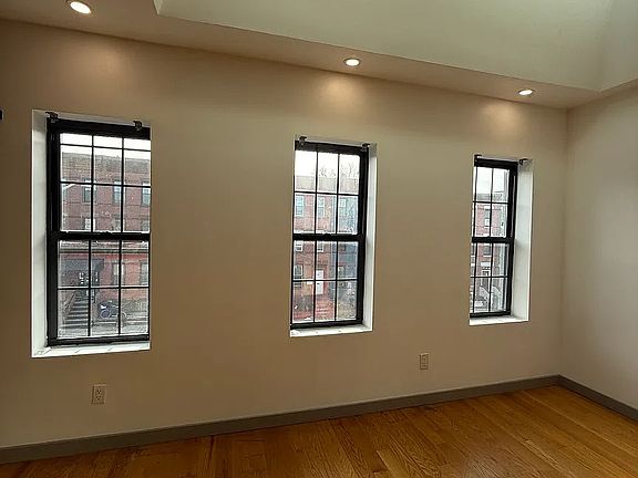 4th image of 81 Hull St #2A