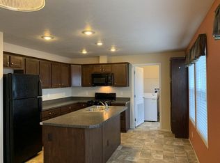 9839 Townsquare Blvd, Fenton, MI 48430