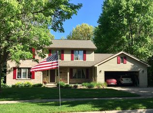 5945 Buttonwood Dr, Haslett, MI 48840