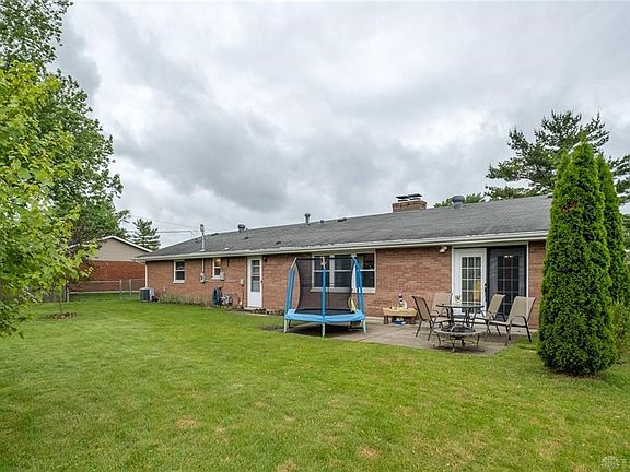 2nd image of 590 Hillcrest Dr