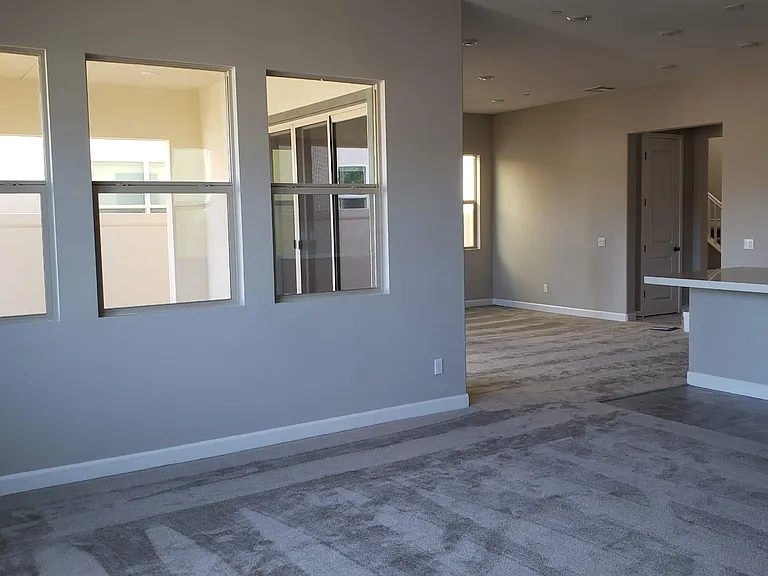 303 Creekview Ct — Photo 8