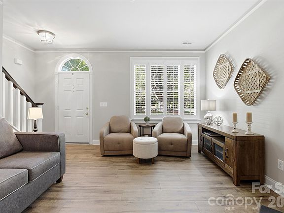 5th image of 9383 Founders St