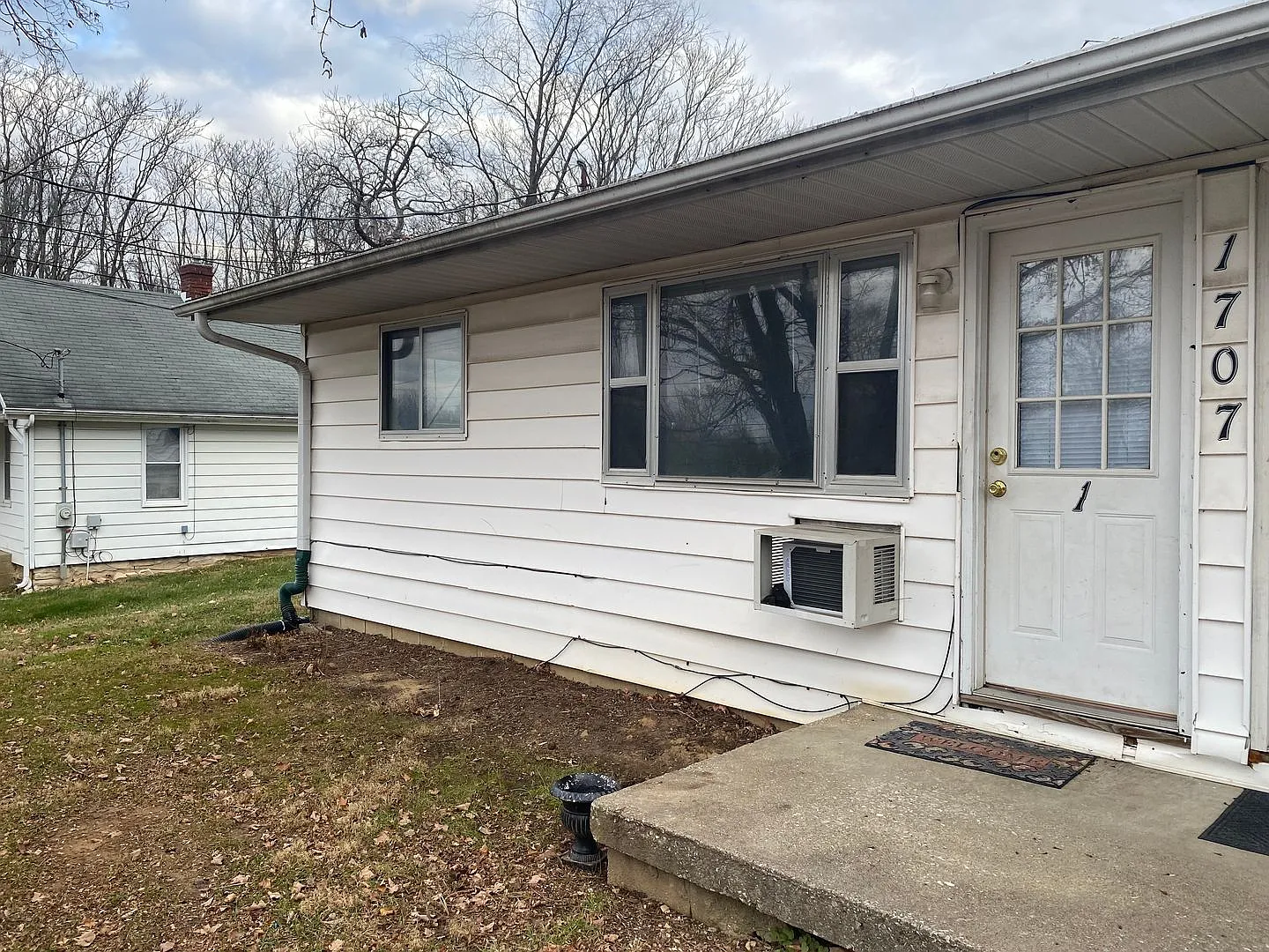 1707 Huntington Drive — Photo 1