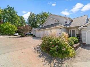 900 Hampton Cir #2, Aurora, OH 44202