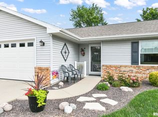 113 E Sherry Dr, Springfield, IL 62703