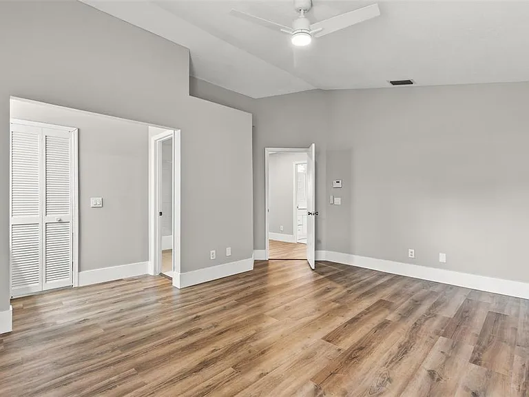 11462 Commercial St — Photo 26