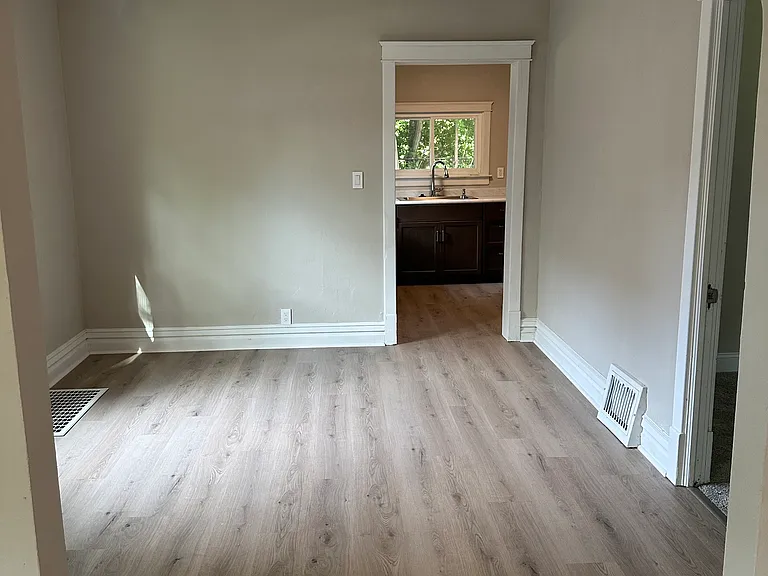 526 Beech St — Photo 4